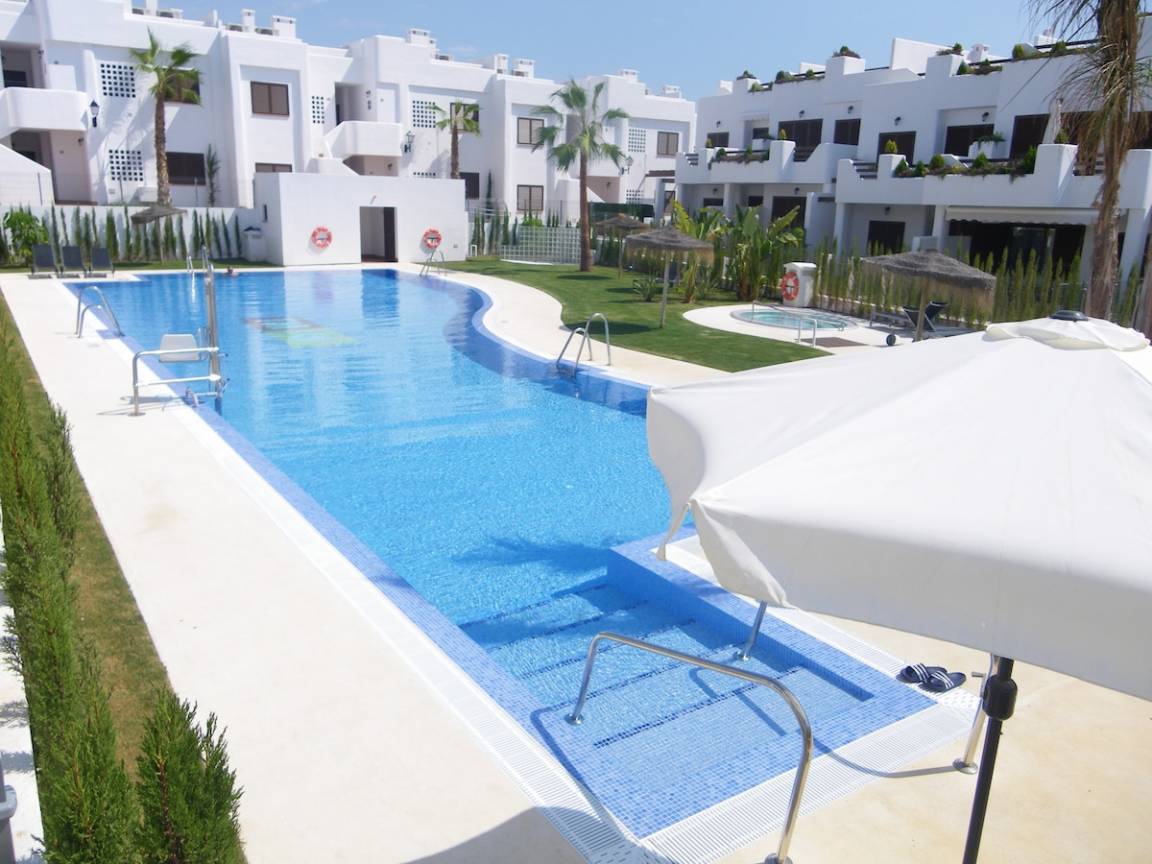 75 M² Apartamento ∙ 2 Habitaciones ∙ 4 Huéspedes - Pulpí