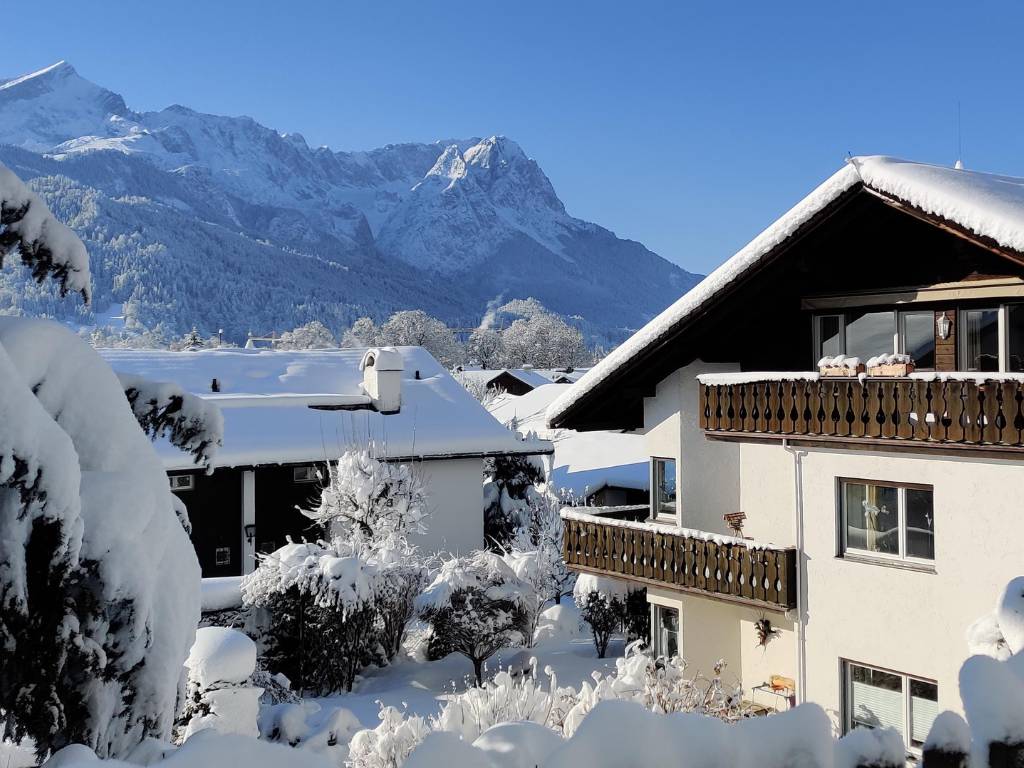 Ferienwohnung ∙ 4 Schlafzimmer ∙ 8 Gäste - Garmisch-Partenkirchen