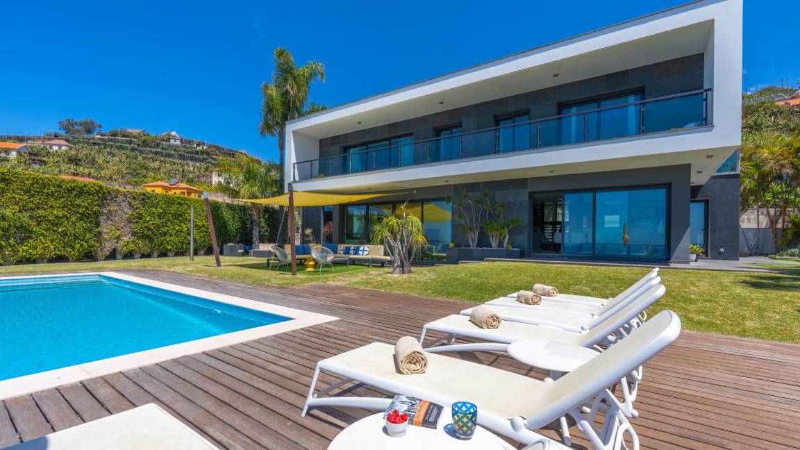340 M² Ferienhaus ∙ 4 Schlafzimmer ∙ 8 Gäste - Ponta do Sol