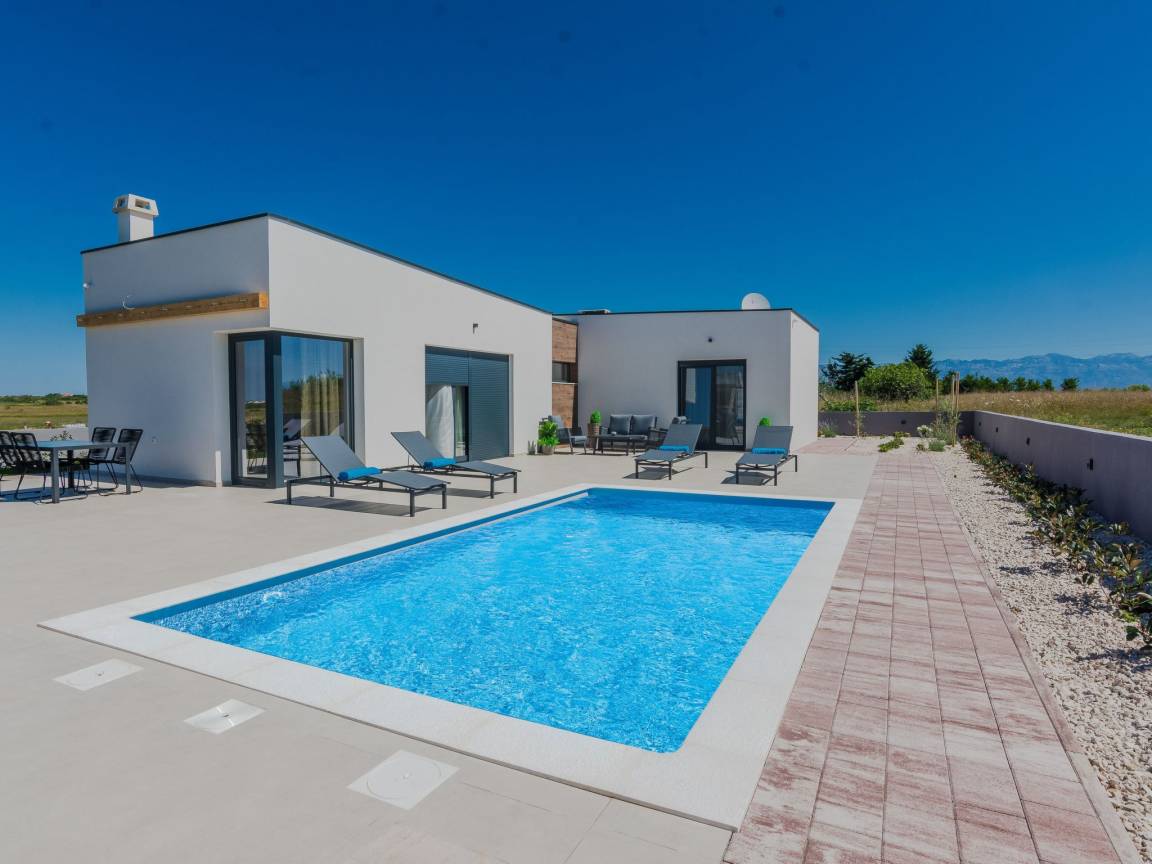 150 M² House ∙ 2 Bedrooms ∙ 6 Guests - Zadar
