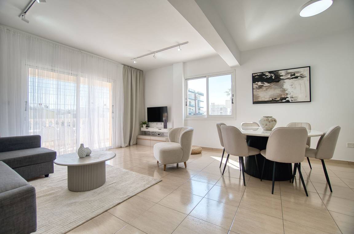 80 M² Apartment ∙ 2 Bedrooms ∙ 4 Guests - Páfosz