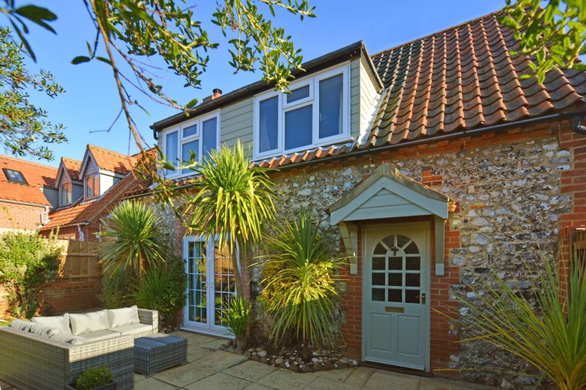Cottage ∙ 4 Bedrooms ∙ 8 Guests - Old Hunstanton