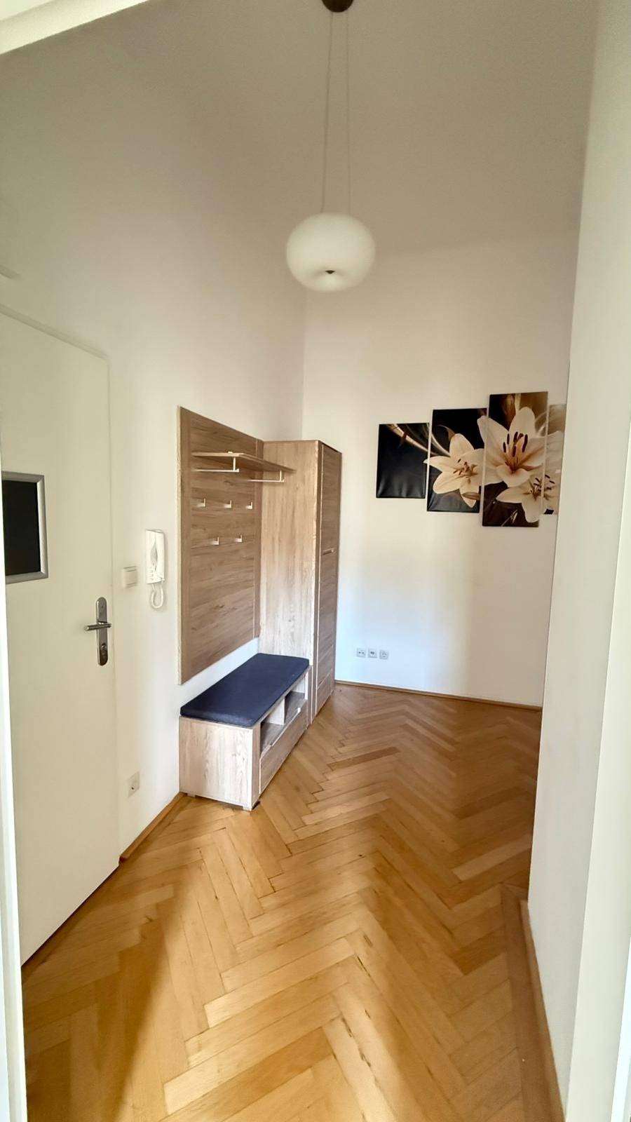 75 m² Ferienwohnung ∙ 1 Schlafzimmer ∙ 7 Gäste – Bild 11