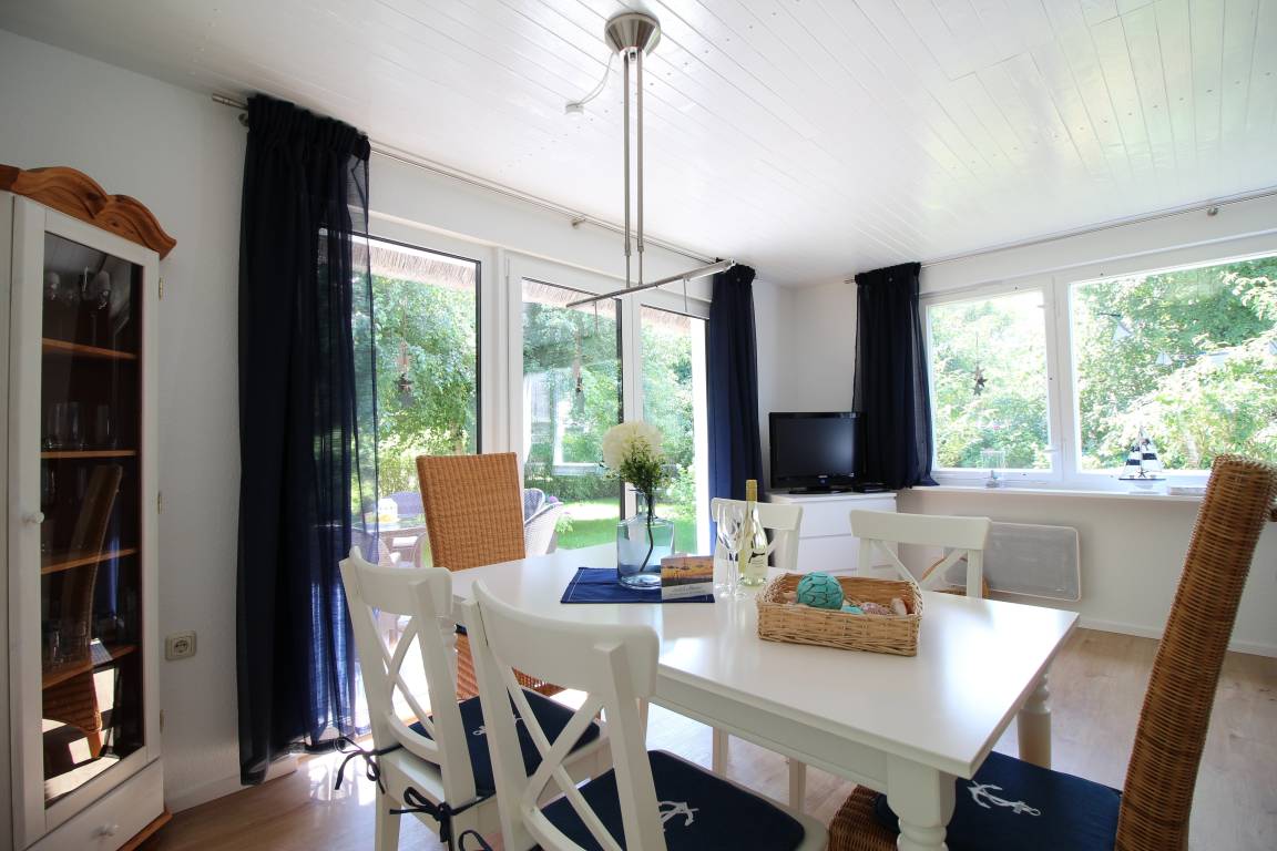 66 m² Ferienhaus ∙ 2 Schlafzimmer ∙ 4 Gäste – Bild 3