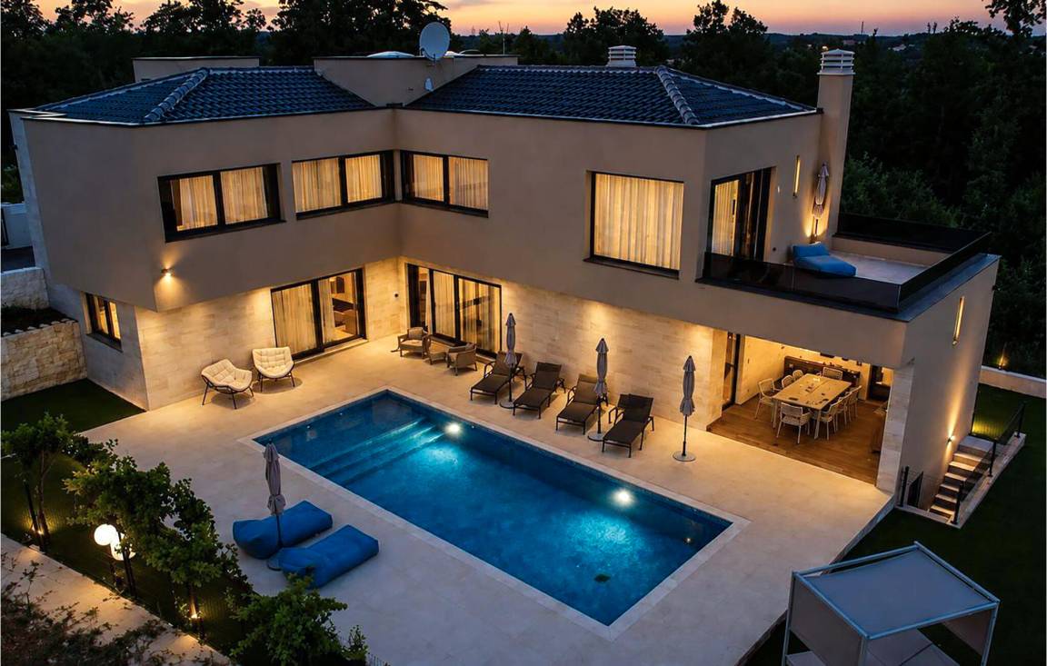 360 M² Ferienhaus ∙ 4 Schlafzimmer ∙ 8 Gäste - Istrien