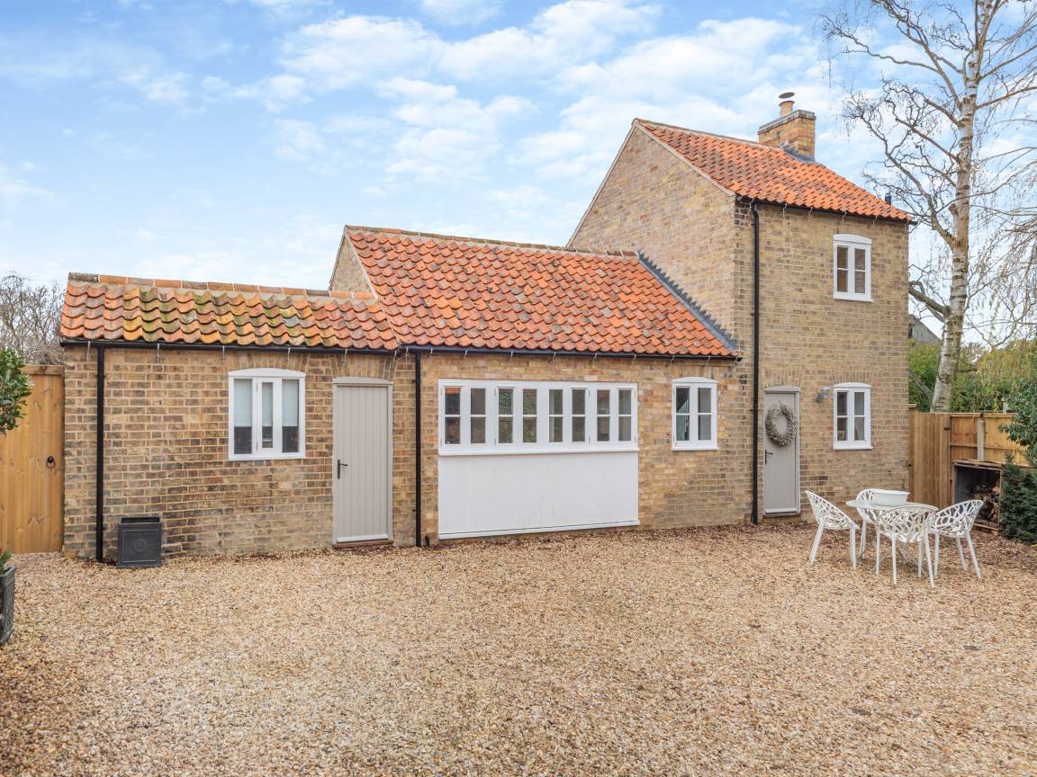 Cottage ∙ 2 Bedrooms ∙ 4 Guests - Lincolnshire