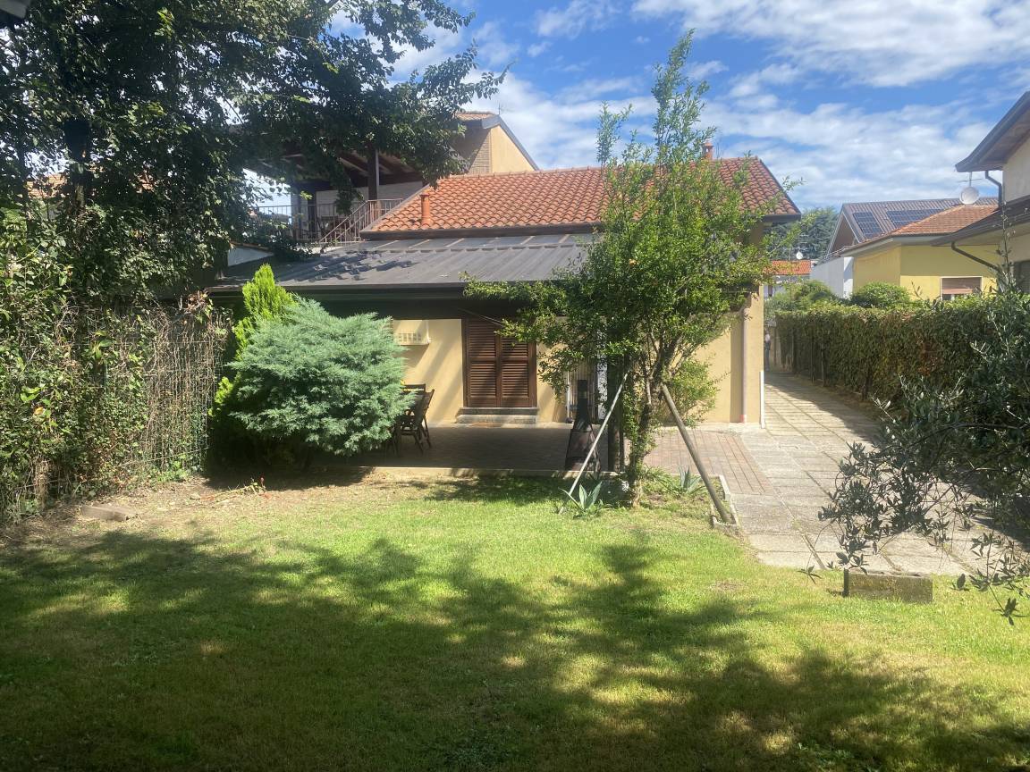 Villa Vacanza ∙ 1 Camera Da Letto ∙ 6 Ospiti - Saronno