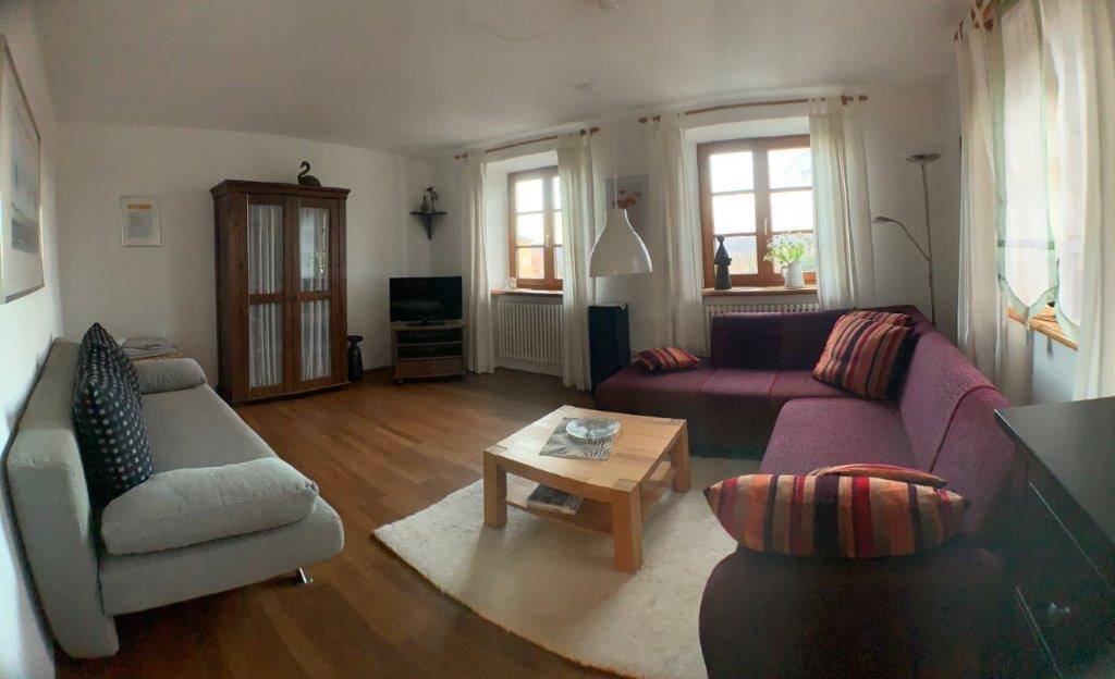 62 M² Ferienwohnung ∙ 2 Gäste - Burghausen