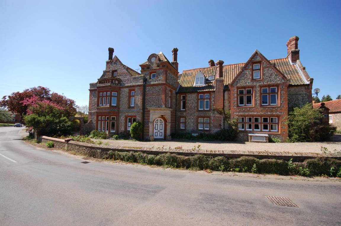 Apartment ∙ 2 Bedrooms ∙ 4 Guests - Blakeney