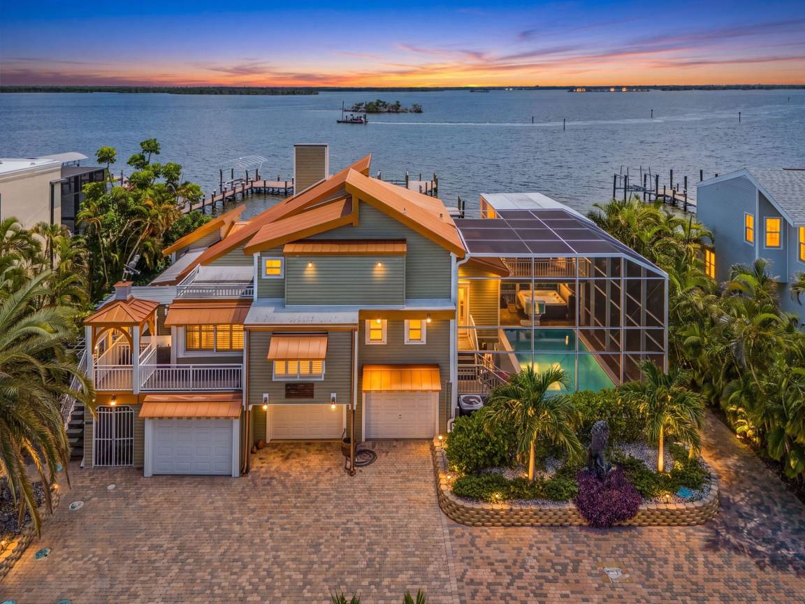 281 M² Ferienhaus ∙ 4 Schlafzimmer ∙ 8 Gäste - Fort Myers Beach, FL