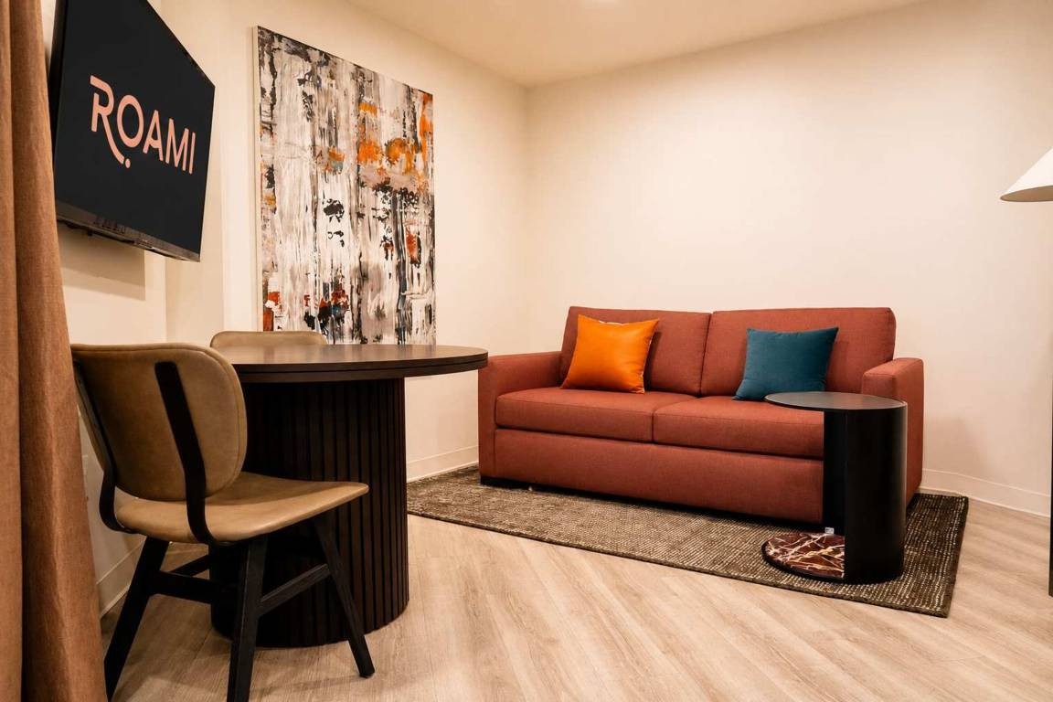 Apartment ∙ 2 Bedrooms ∙ 8 Guests - Woodbury, MN