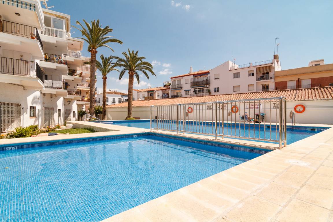 64 M² Apartamento ∙ 2 Habitaciones ∙ 4 Huéspedes - Nerja