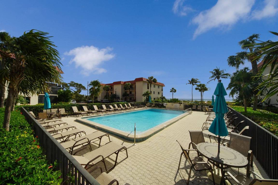90 M² Condo ∙ 2 Bedrooms ∙ 4 Guests - Lighthouse Beach Park