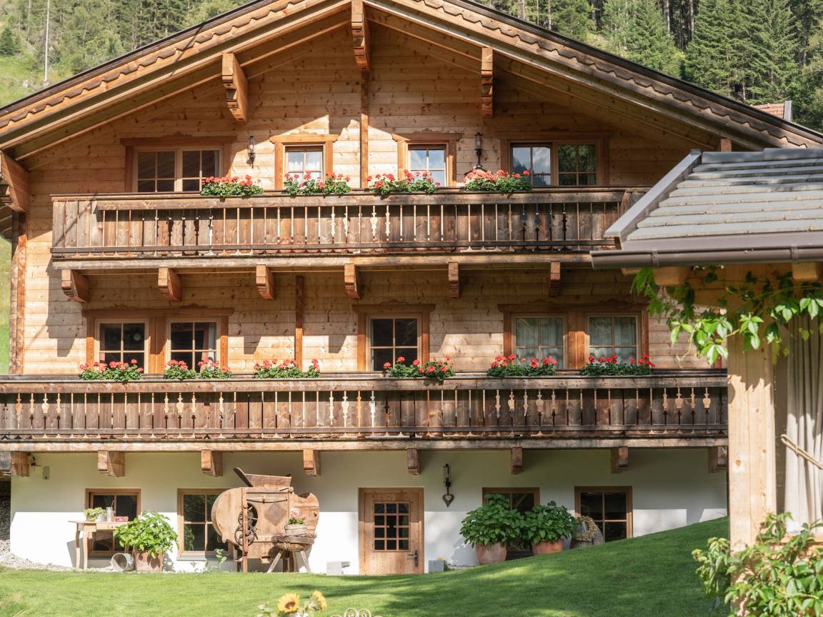 300 M² Ferienhaus ∙ 4 Schlafzimmer ∙ 7 Gäste - Sillian