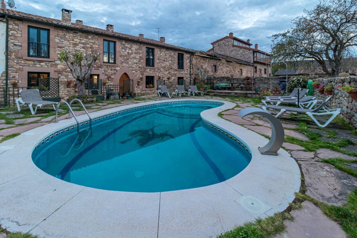 1000 M² Ferienhaus ∙ 10 Schlafzimmer ∙ 28 Gäste - Cantabria