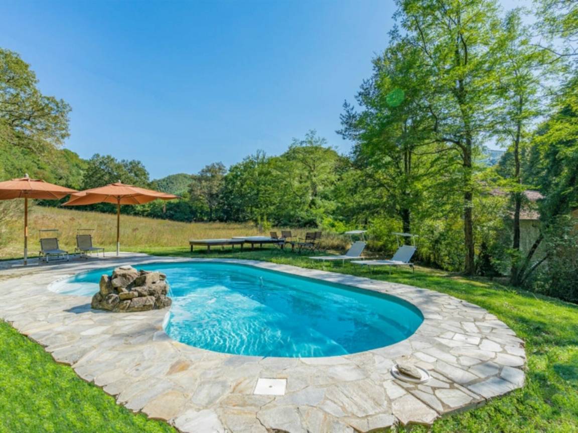 700 M² Villa ∙ 6 Slaapkamers ∙ 12 Gasten - Borgo San Lorenzo