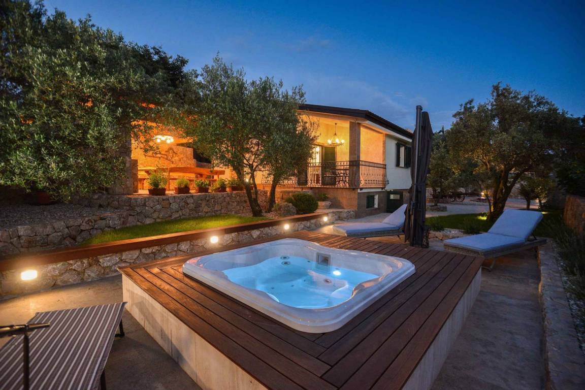 65 M² Ferienhaus ∙ 2 Schlafzimmer ∙ 6 Gäste - Vrbnik