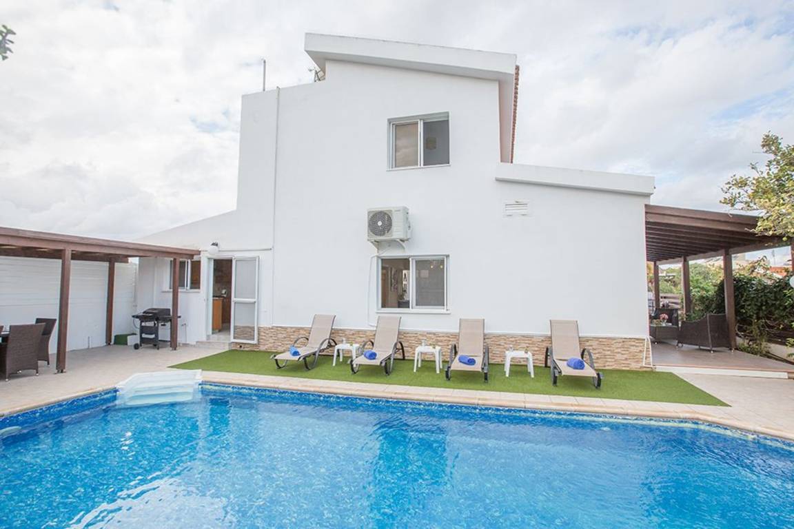 Villa ∙ 3 Bedrooms ∙ 7 Guests - Protaras