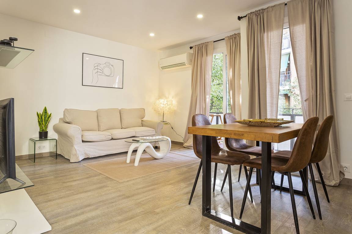 60 M² Apartamento ∙ 2 Habitaciones ∙ 4 Huéspedes - Barcelona