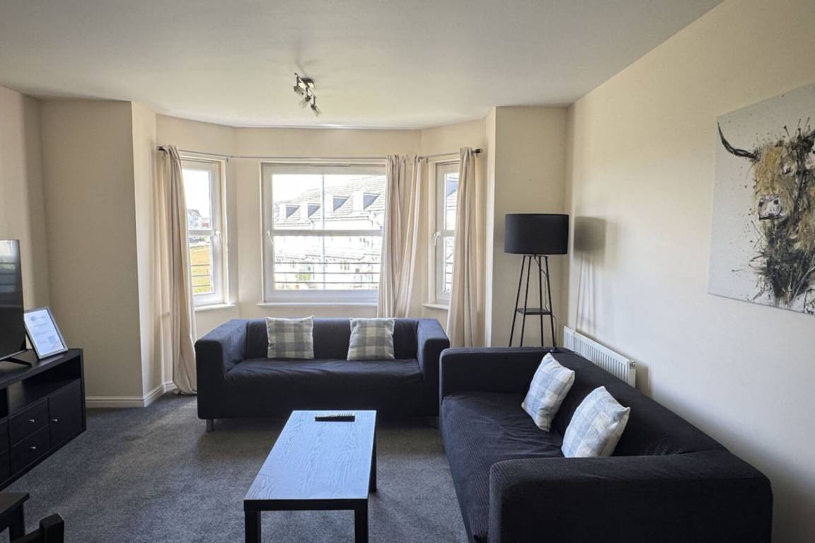 70 M² Condo ∙ 2 Bedrooms ∙ 4 Guests - Dunfermline