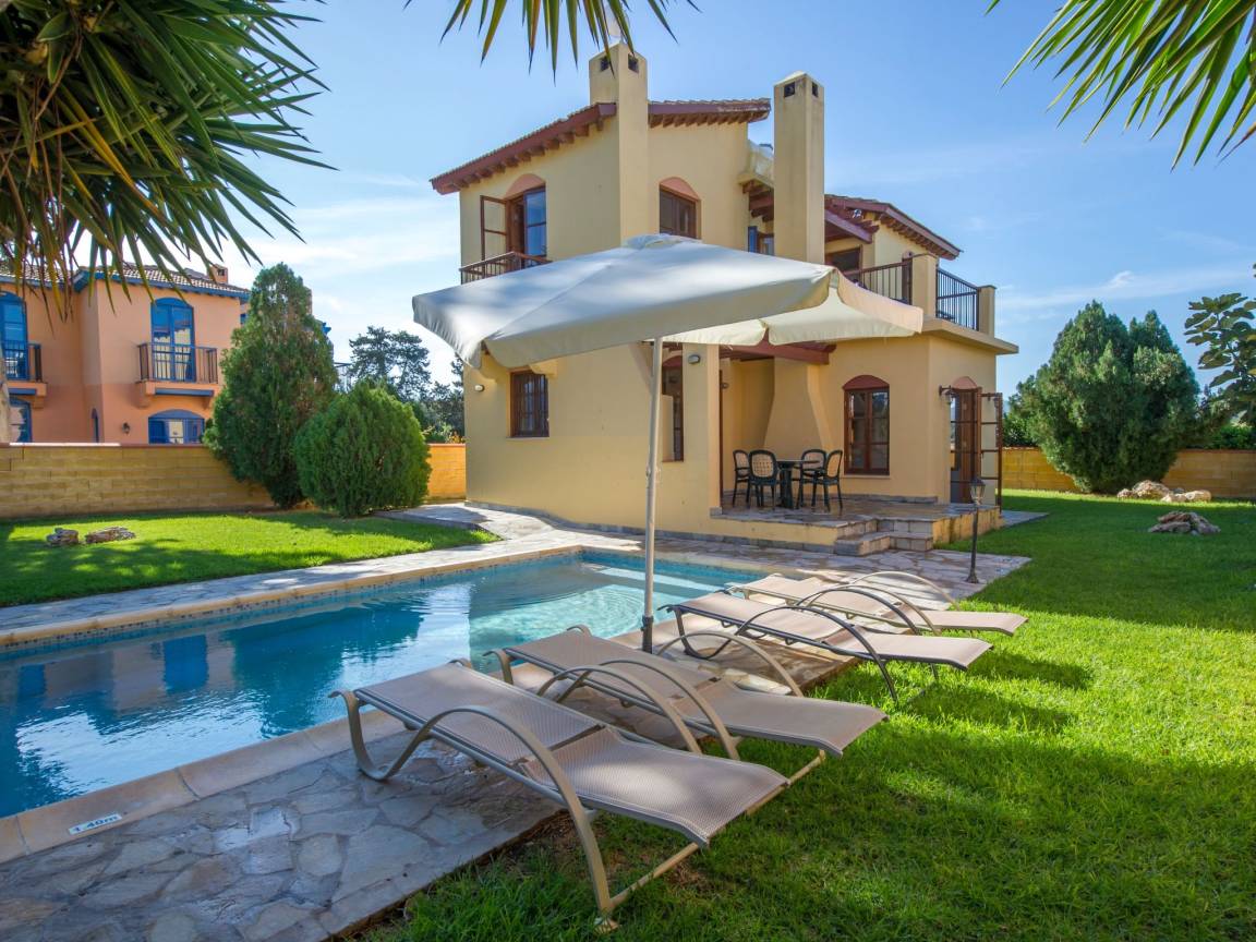 House ∙ 2 Bedrooms ∙ 4 Guests - Argaka