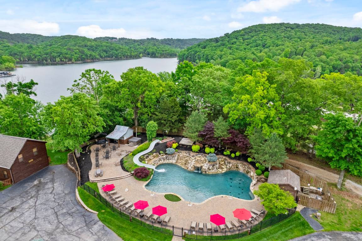 279 M² Cabin ∙ 6 Bedrooms ∙ 16 Guests - Missouri
