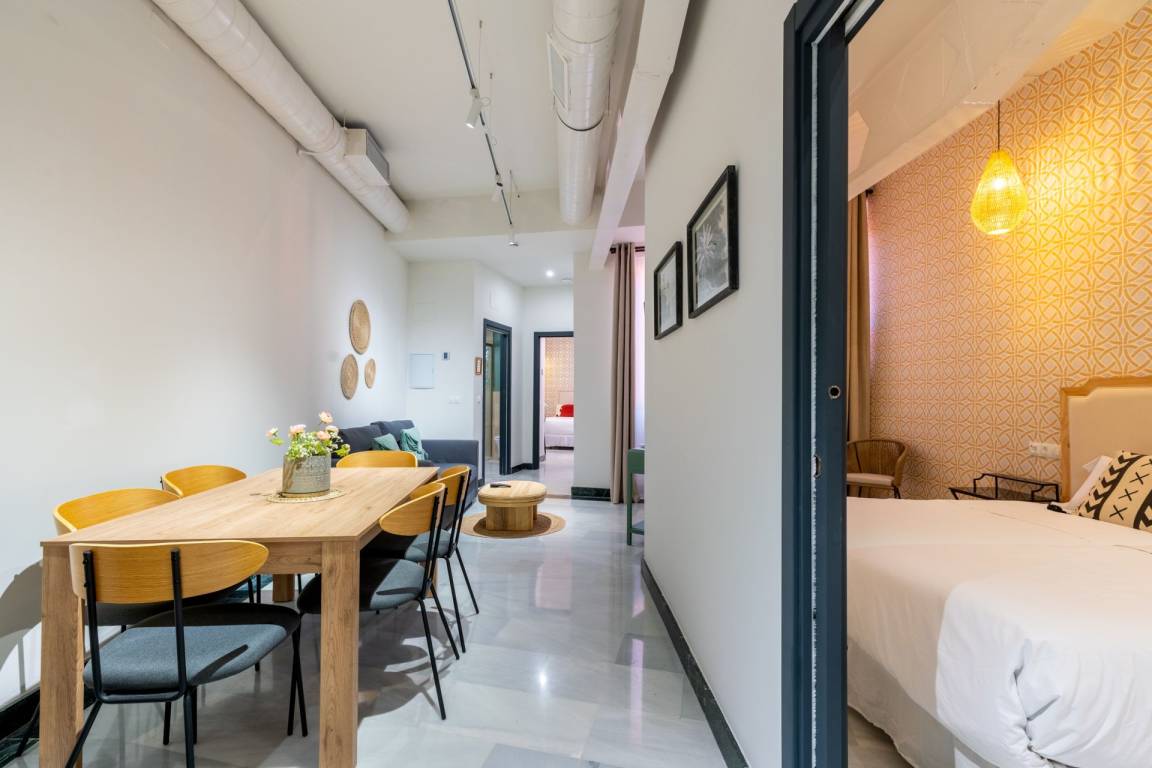 94 M² Apartamento ∙ 2 Habitaciones ∙ 6 Huéspedes - Torre del Oro