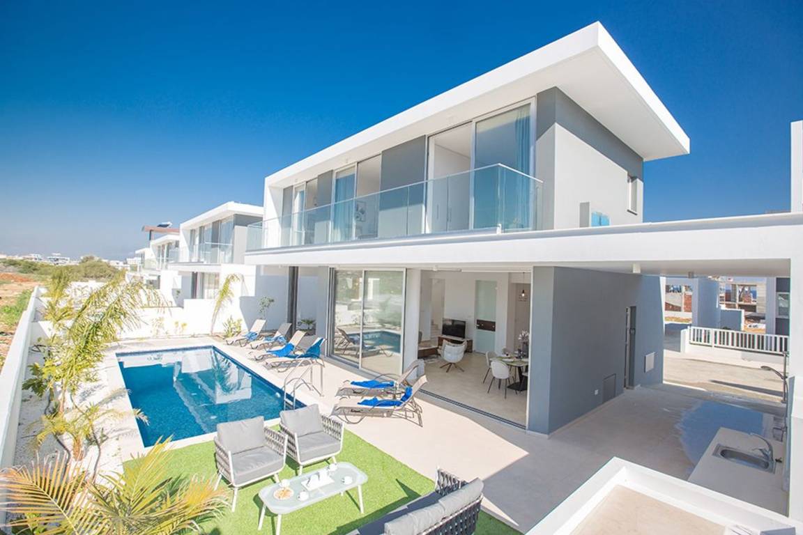 Villa ∙ 3 Bedrooms ∙ 8 Guests - Protaras