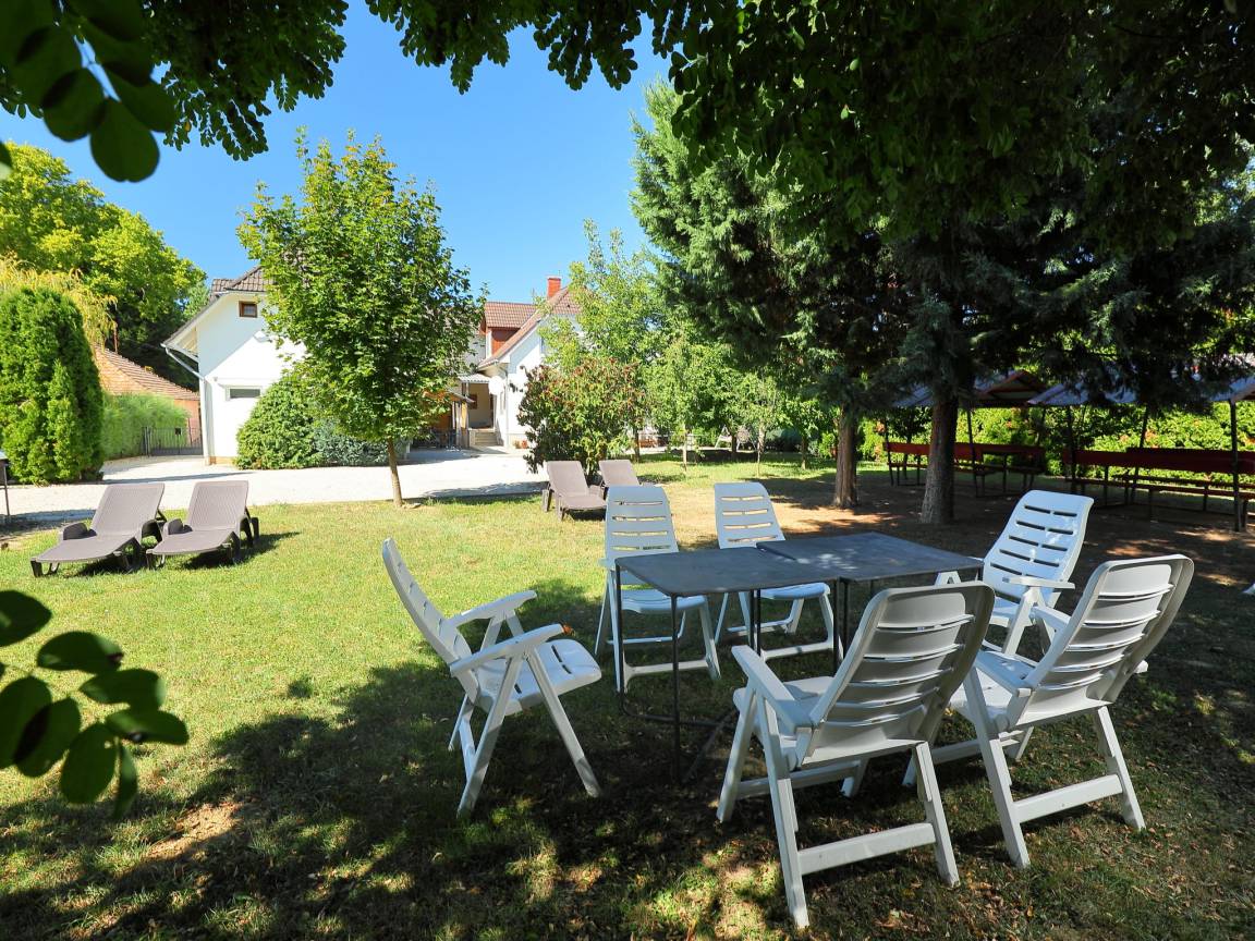 200 M² Apartment ∙ 6 Bedrooms ∙ 15 Guests - Balatonlelle