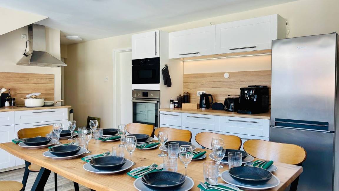 128 M² Ferienwohnung ∙ 3 Schlafzimmer ∙ 9 Gäste - Marburg