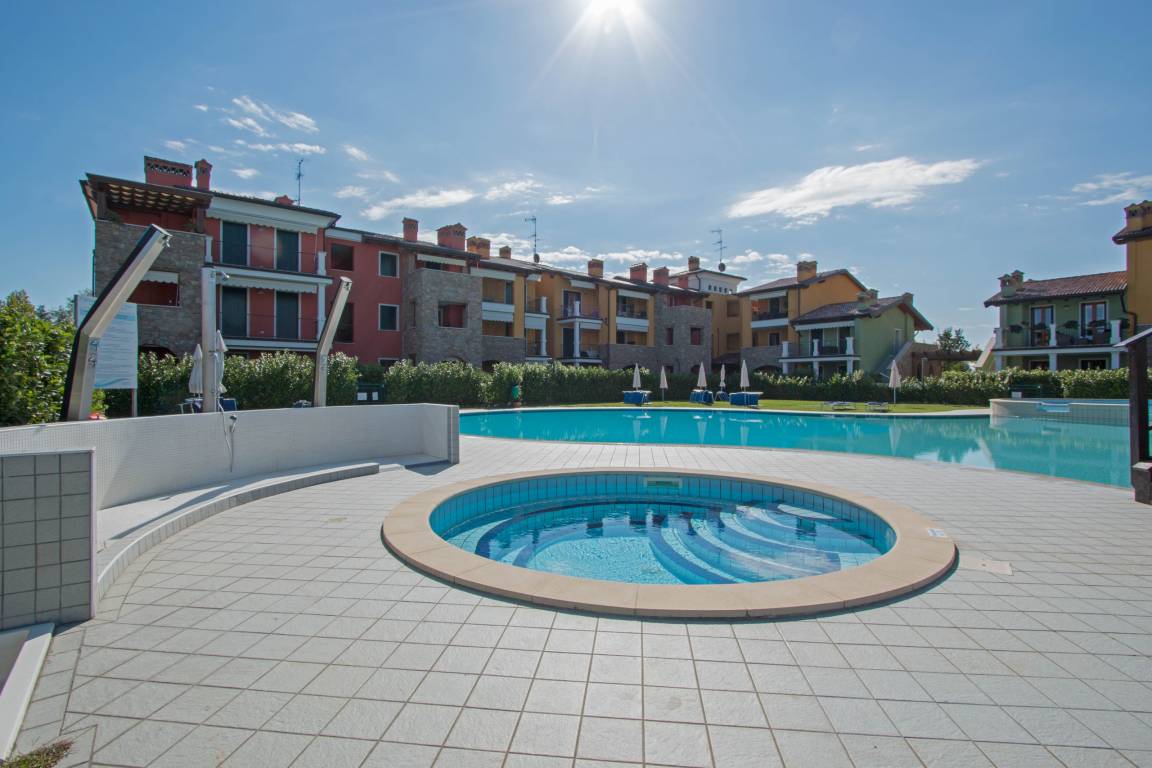 55 M² Apartamento ∙ 1 Habitación ∙ 4 Huéspedes - Sirmione