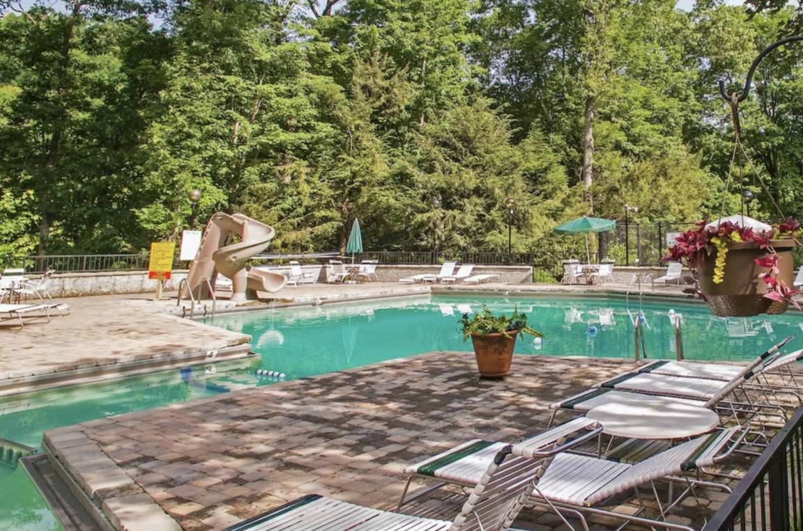 153 M² Cabin ∙ 2 Bedrooms ∙ 4 Guests - Gatlinburg, TN