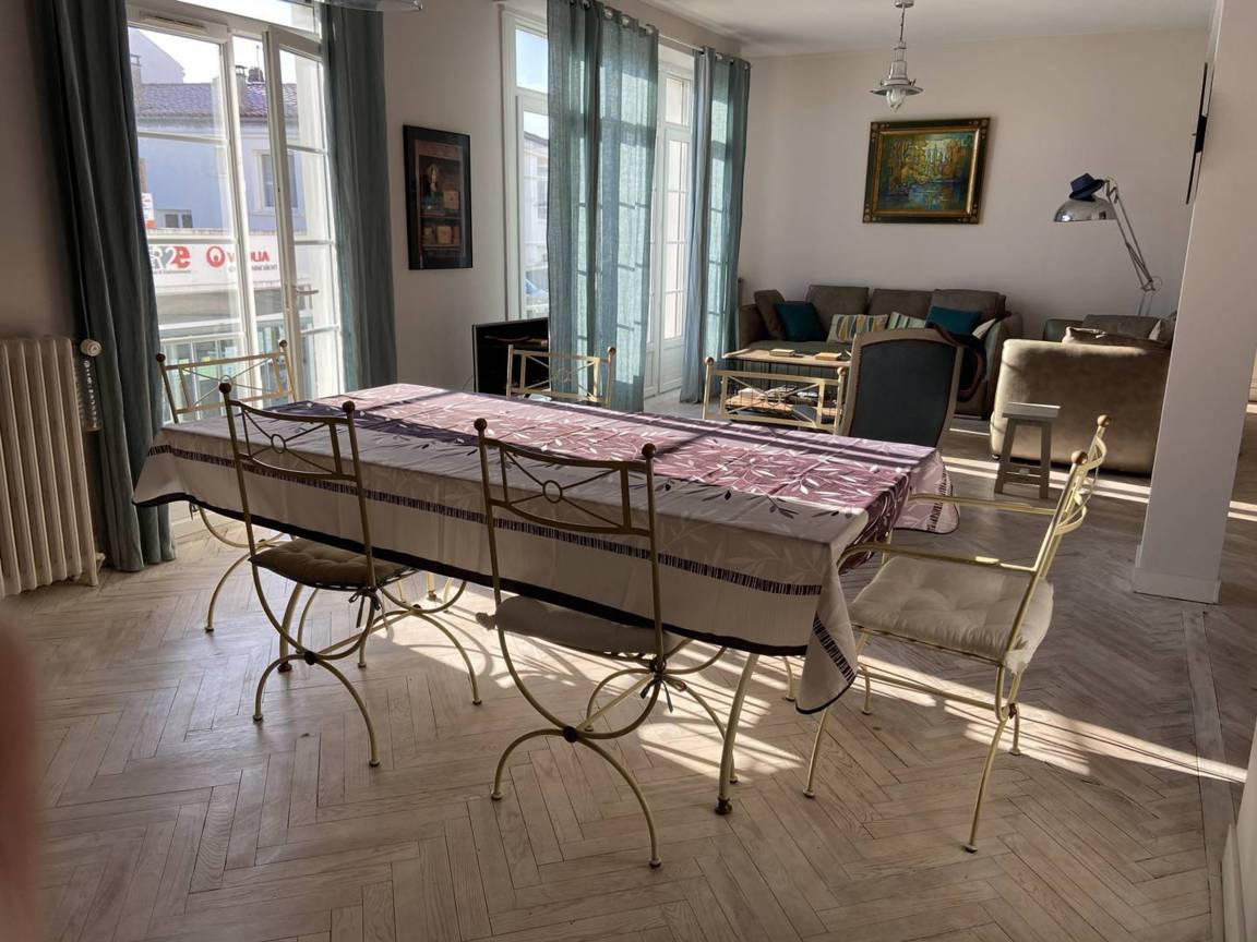 90 M² Ferienwohnung ∙ 2 Schlafzimmer ∙ 4 Gäste - Royan