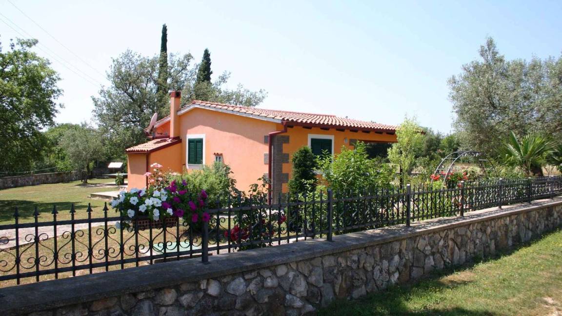 65 M² House ∙ 2 Bedrooms ∙ 4 Guests - Valle