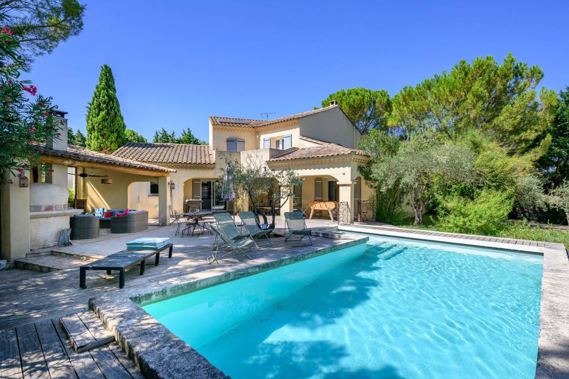 160 M² House ∙ 5 Bedrooms ∙ 15 Guests - Avignon