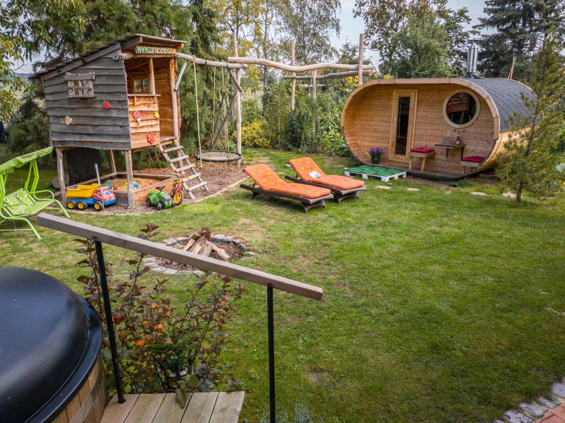 70 M² Ferienwohnung ∙ 2 Schlafzimmer ∙ 4 Gäste - Weißenberg
