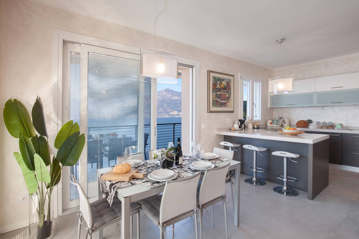 100 M² Apartment ∙ 2 Bedrooms ∙ 5 Guests - Torri del Benaco