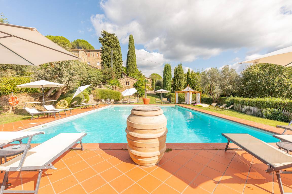Casale a Castiglion Fiorentino con piscina recintata