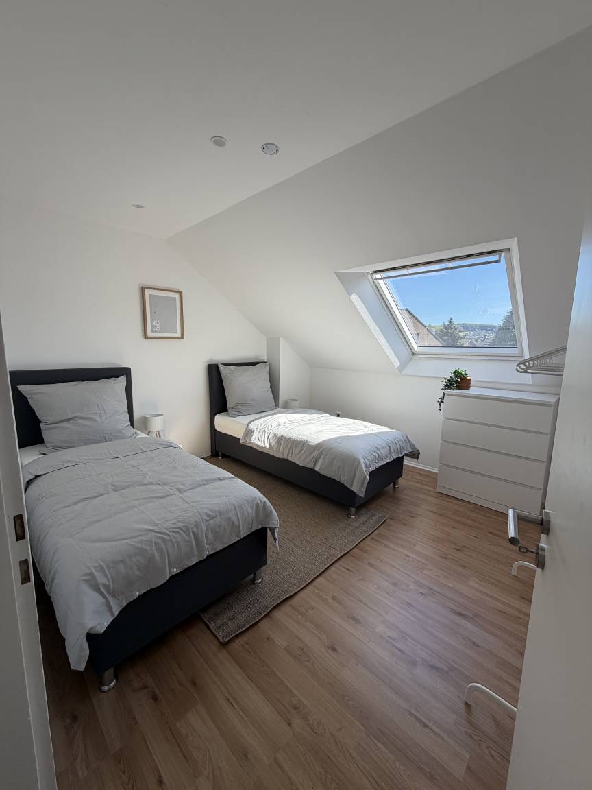 75 M² Ferienwohnung ∙ 2 Schlafzimmer ∙ 4 Gäste - Oerlinghausen