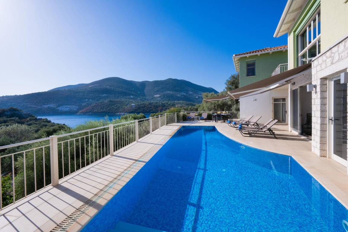 180 M² Villa ∙ 3 Bedrooms ∙ 6 Guests - Lefkada