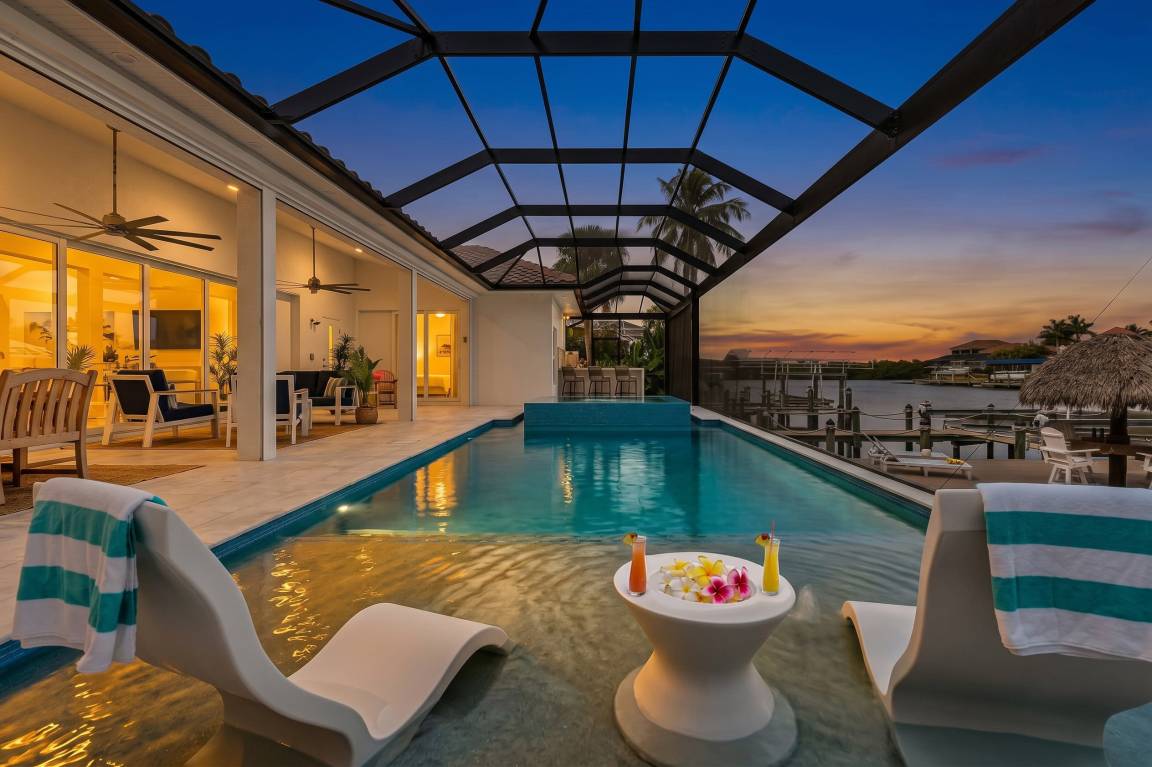 313 M² House ∙ 5 Bedrooms ∙ 10 Guests