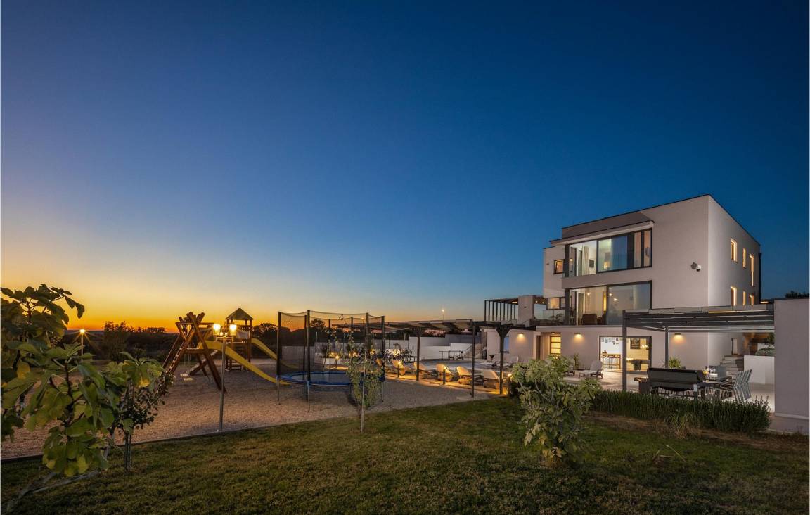 400 M² Ferienhaus ∙ 6 Schlafzimmer ∙ 12 Gäste - Zadar