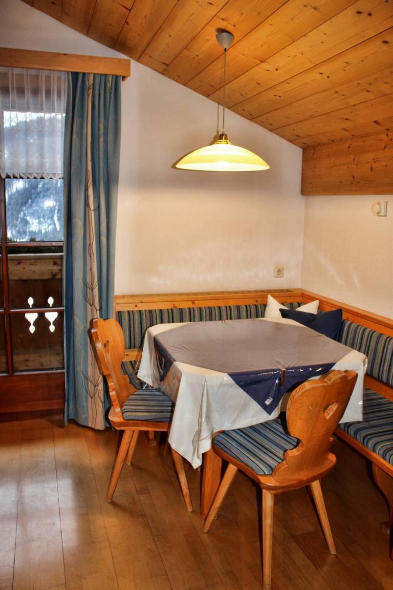 42 M² Ferienwohnung ∙ 2 Schlafzimmer ∙ 4 Gäste - Obertilliach