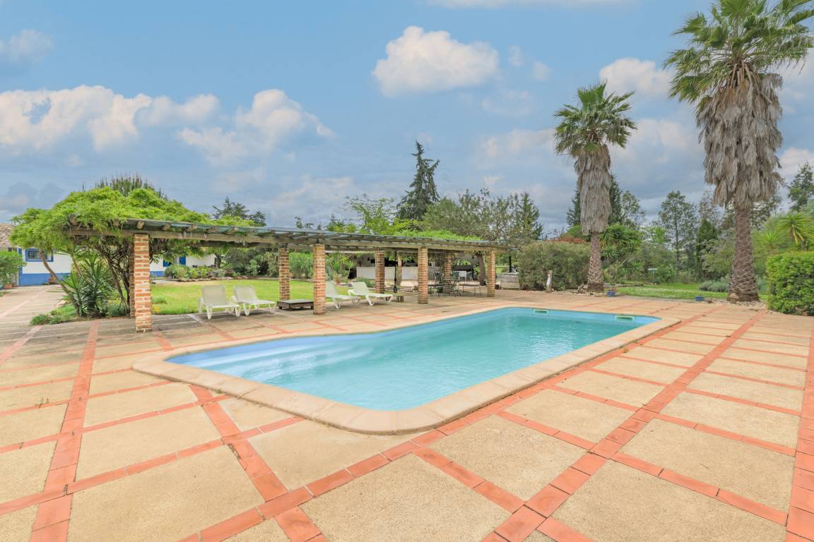 240 M² Casa ∙ 8 Habitaciones ∙ 20 Huéspedes - Grândola