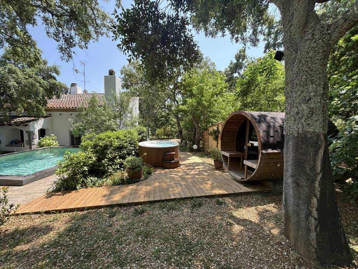 300 M² Maison De Vacances ∙ 4 Chambres ∙ 8 Personnes - Arles-sur-Tech