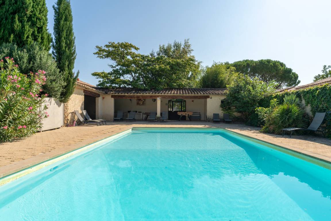 160 M² Villa ∙ 5 Chambres ∙ 18 Personnes - Gigondas