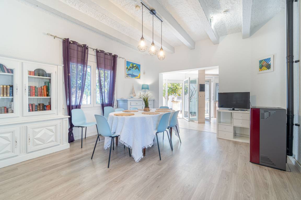 100 M² Villa ∙ 3 Slaapkamers ∙ 7 Gasten - Empuriabrava