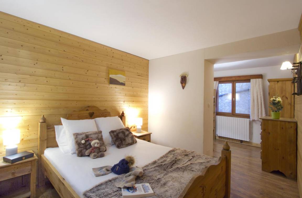 300 m² Chalet ∙ 8 Schlafzimmer ∙ 15 Gäste – Bild 8