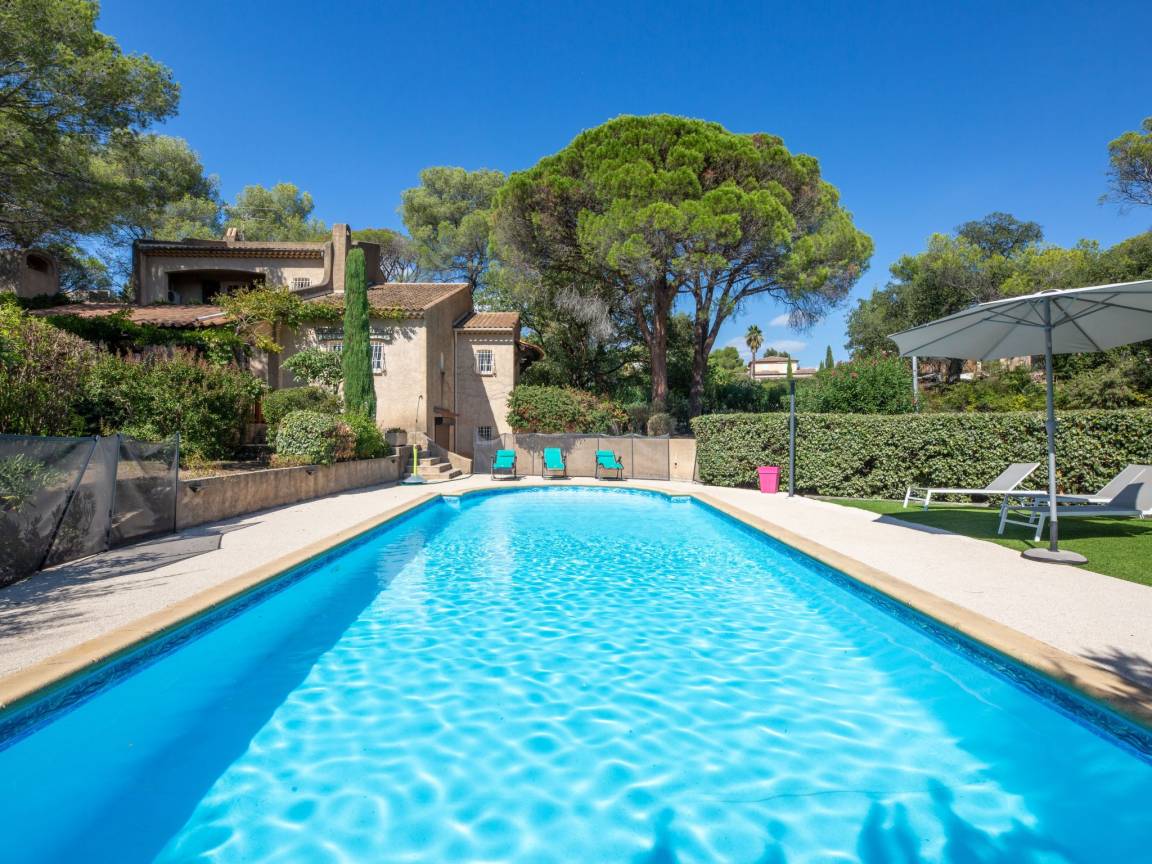 180 M² Maison De Vacances ∙ 4 Chambres ∙ 8 Personnes - Saint-Raphaël