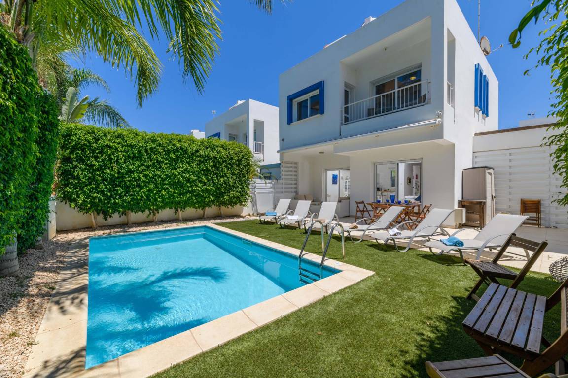 160 M² Villa ∙ 3 Bedrooms ∙ 6 Guests - Protaras